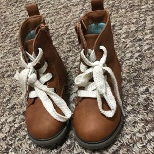 Toddler girl size 6 boots